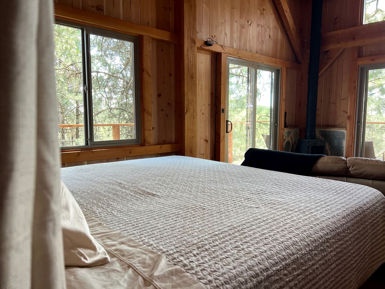 Incredible Timber Tree House with Wood-Fired Hot Tub Nestled in the Trees for a Unique Romantic Getaway in Moscow, Idaho