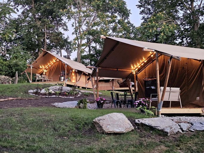 Safari Tents (United States of America, Portsmouth, Rhode Island)
