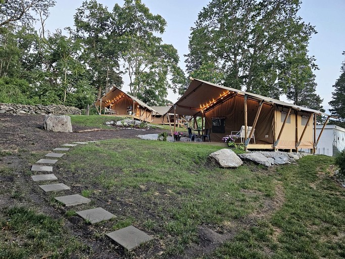 Safari Tents (United States of America, Portsmouth, Rhode Island)