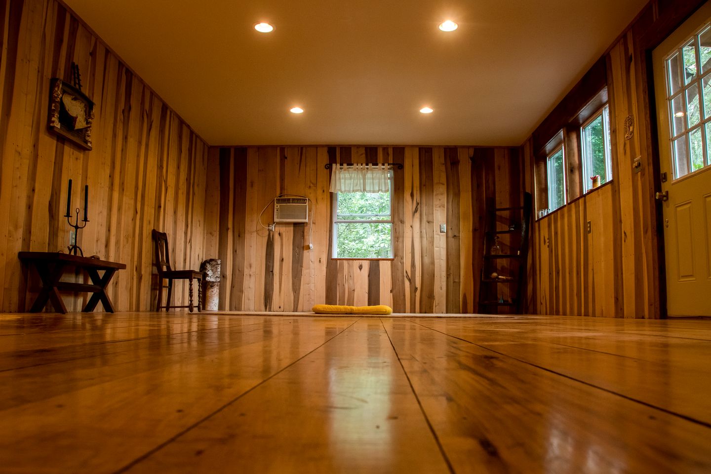 Cozy Ground Floor Suite in a Beautiful Farmhouse for a Unique Getaway in Afton, Virginia