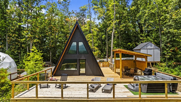 A-Frames (United States of America, Hartford, Tennessee)