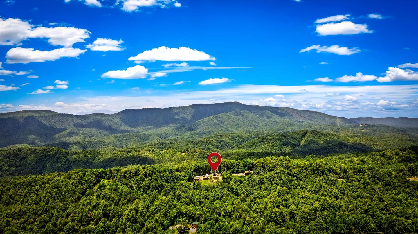 Modern A-Frame Cabin with Breathtaking Views of the Smoky Mountains, Perfect for Families or Groups
