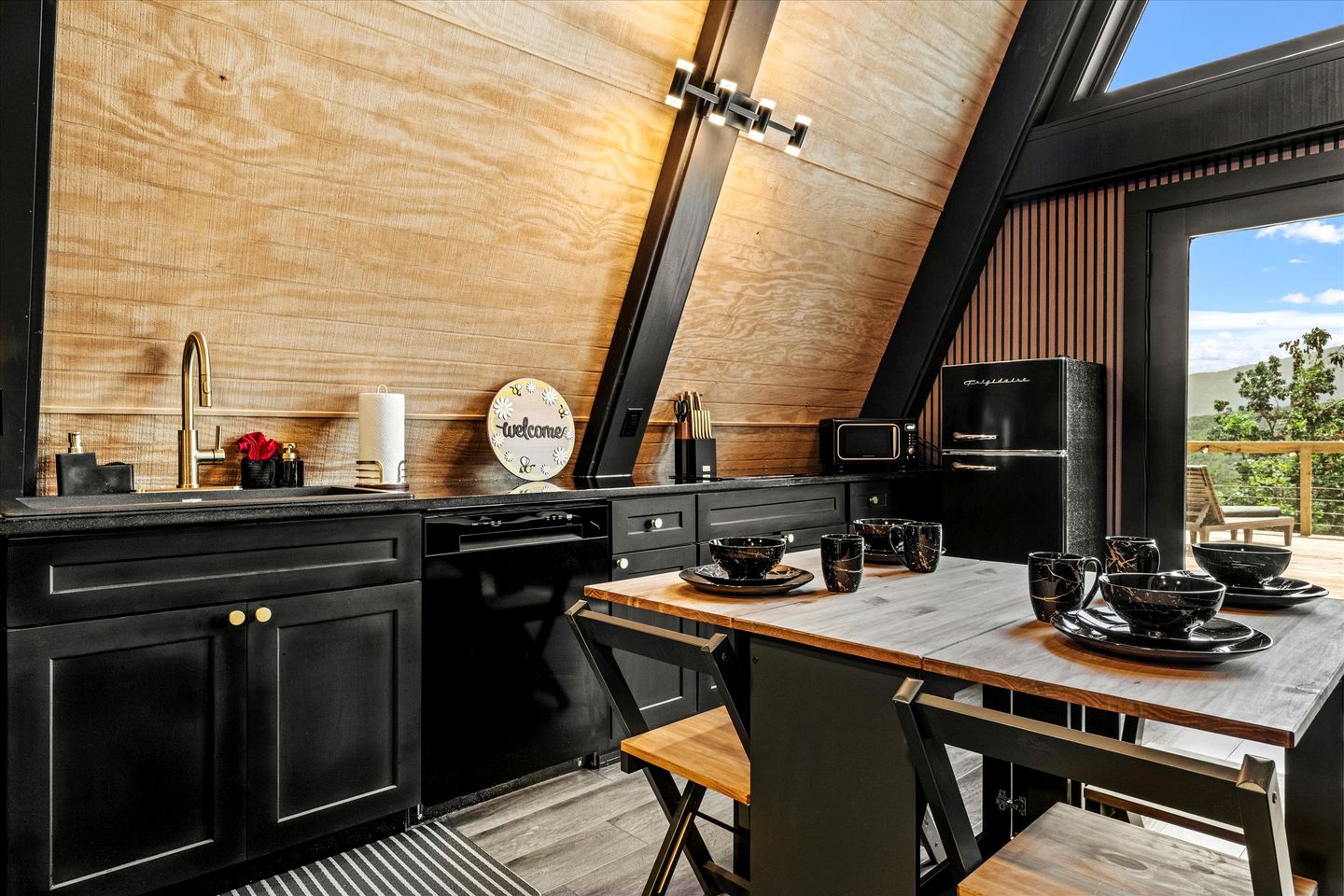 Modern A-Frame Cabin with Breathtaking Views of the Smoky Mountains, Perfect for Families or Groups
