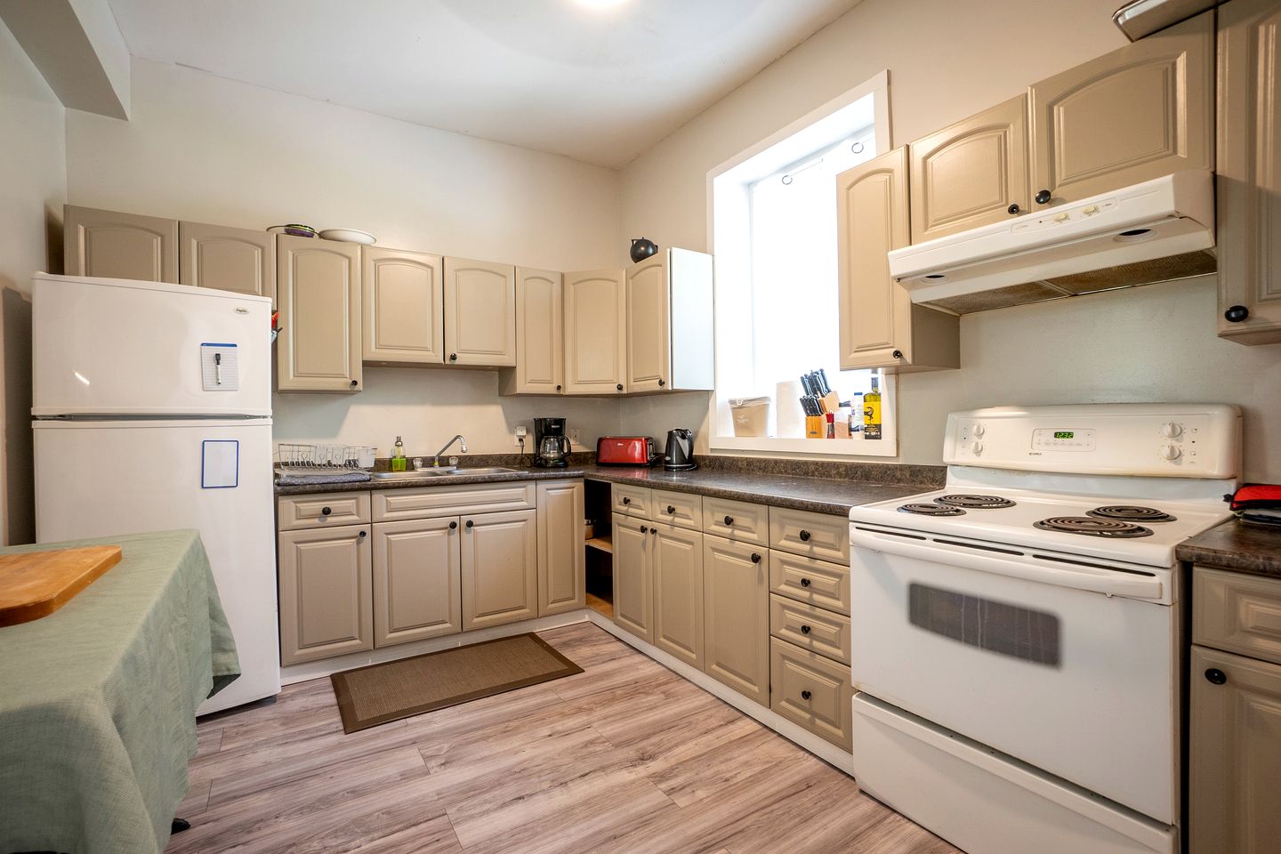 Incredible Multi-Unit Retreat for Large Groups with Amazing Resort-Style Amenities near Gravenhurst, Ontario