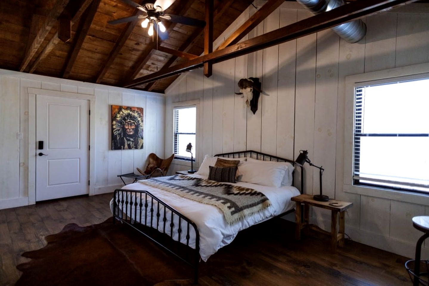 Rustic Romantic Cabin for Two Surrounded by Nature in Grand River Valley near Madison, Ohio