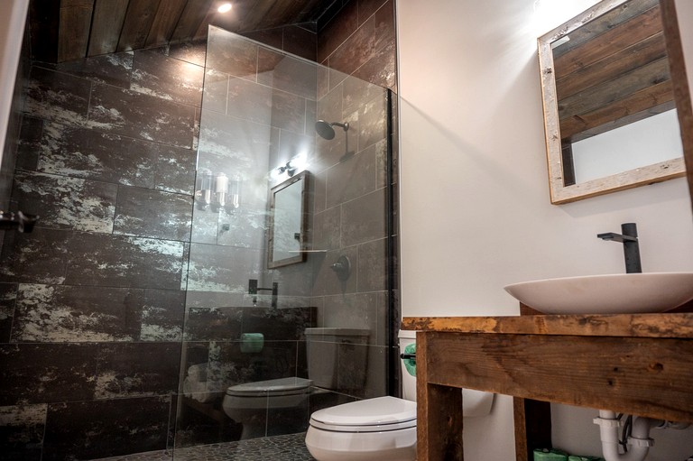 Cabins (United States of America, Madison, Ohio)