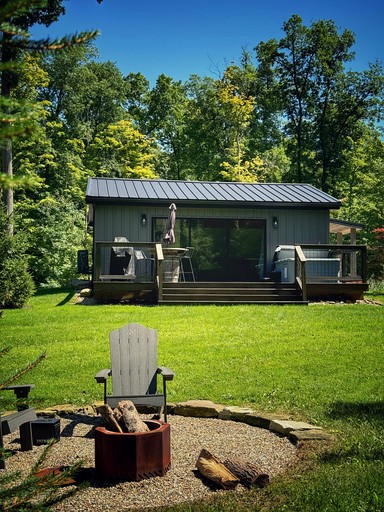 Cabins (United States of America, Madison, Ohio)