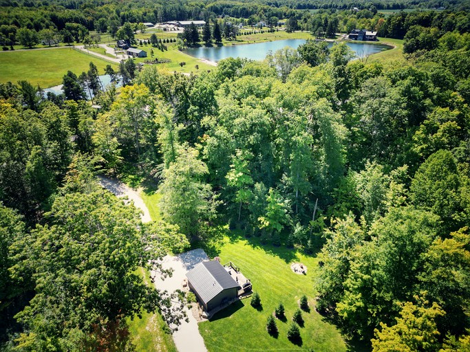 Cabins (United States of America, Madison, Ohio)