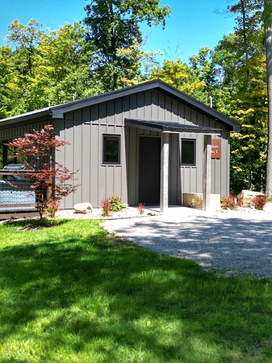 Modern Luxurious Woodside Cabin for Two in the Heart of Ohio's Wine Country near Madison, Ohio