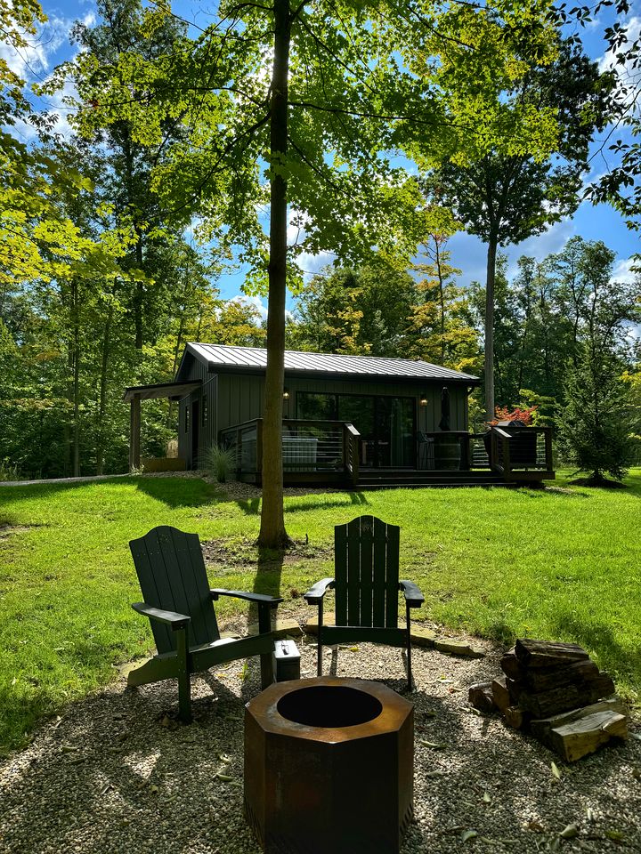Serene Modern Cabin with Hot Tub Surrounded by Nature for a Romantic Escape near Madison, Ohio