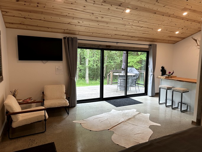 Cabins (United States of America, Madison, Ohio)