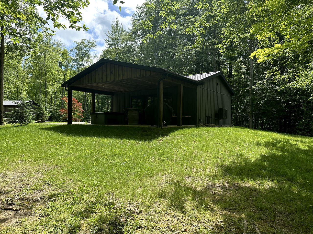 Secluded Romantic Cabin in the Heart of Ohio's Grand River Valley near Madison, Ohio