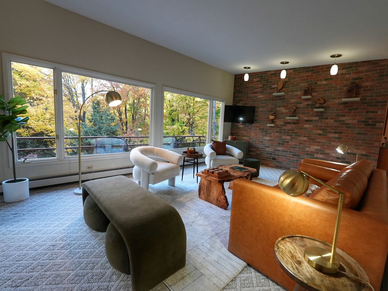 Luxurious Vintage-Inspired Cottage with Sauna for a Fantastic Family Retreat near Madison, Ohio