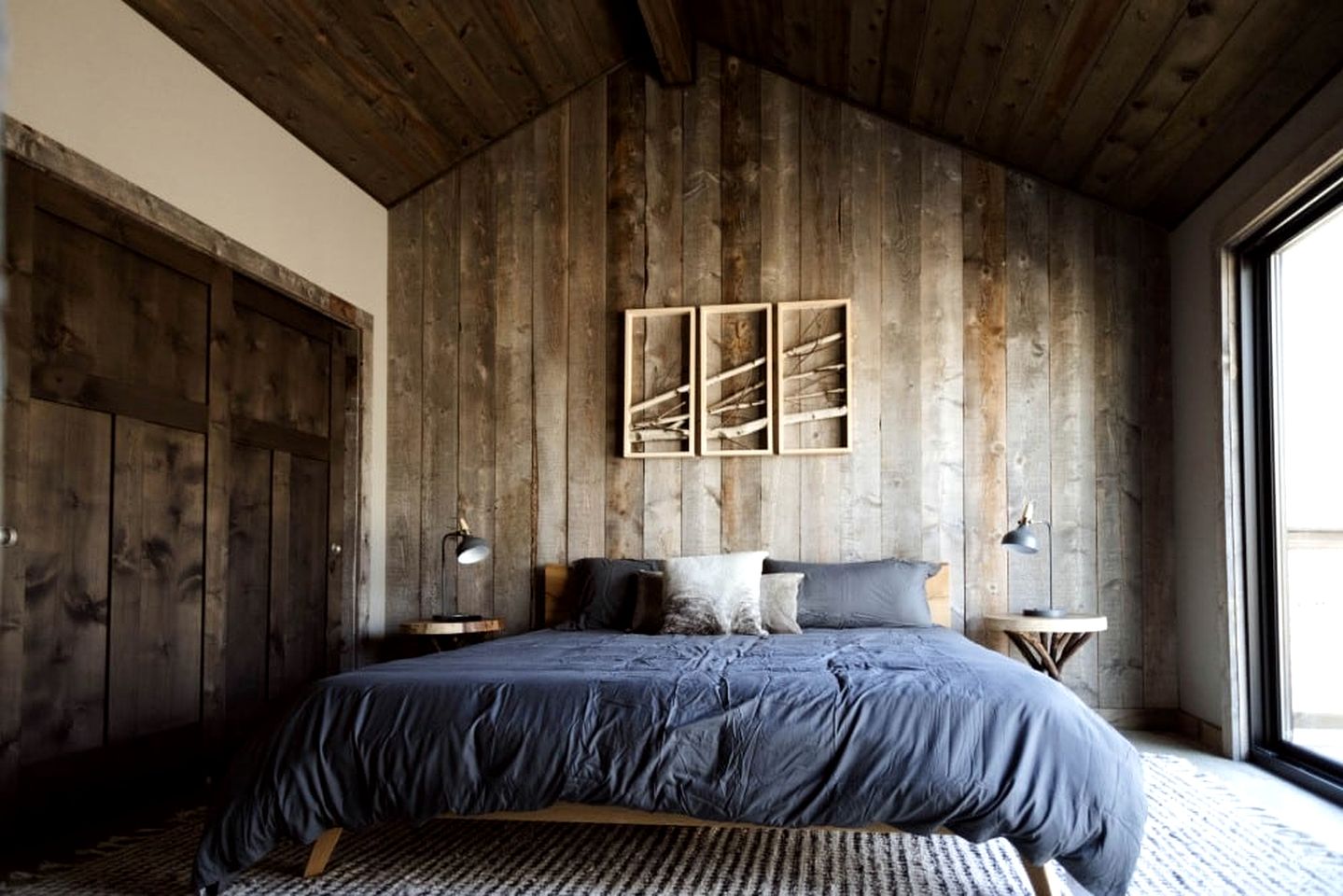 Spacious Modern Cabin with Private Deck for a Memorable Family Getaway near Madison, Ohio