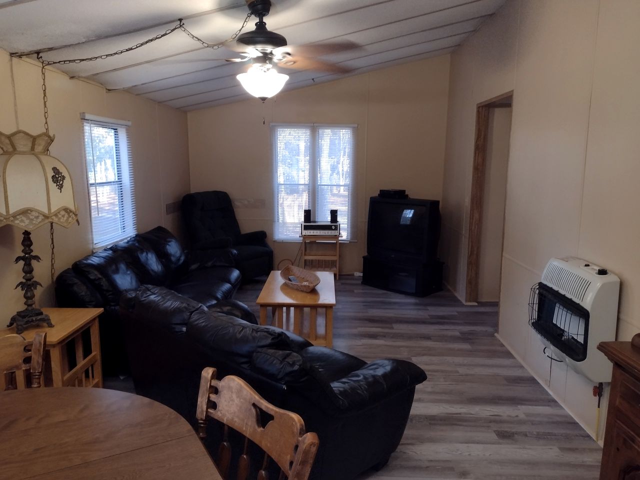 Peaceful Riverfront Manufactured Home with Fireplace on the Great Satilla River near Woodbine, Georgia