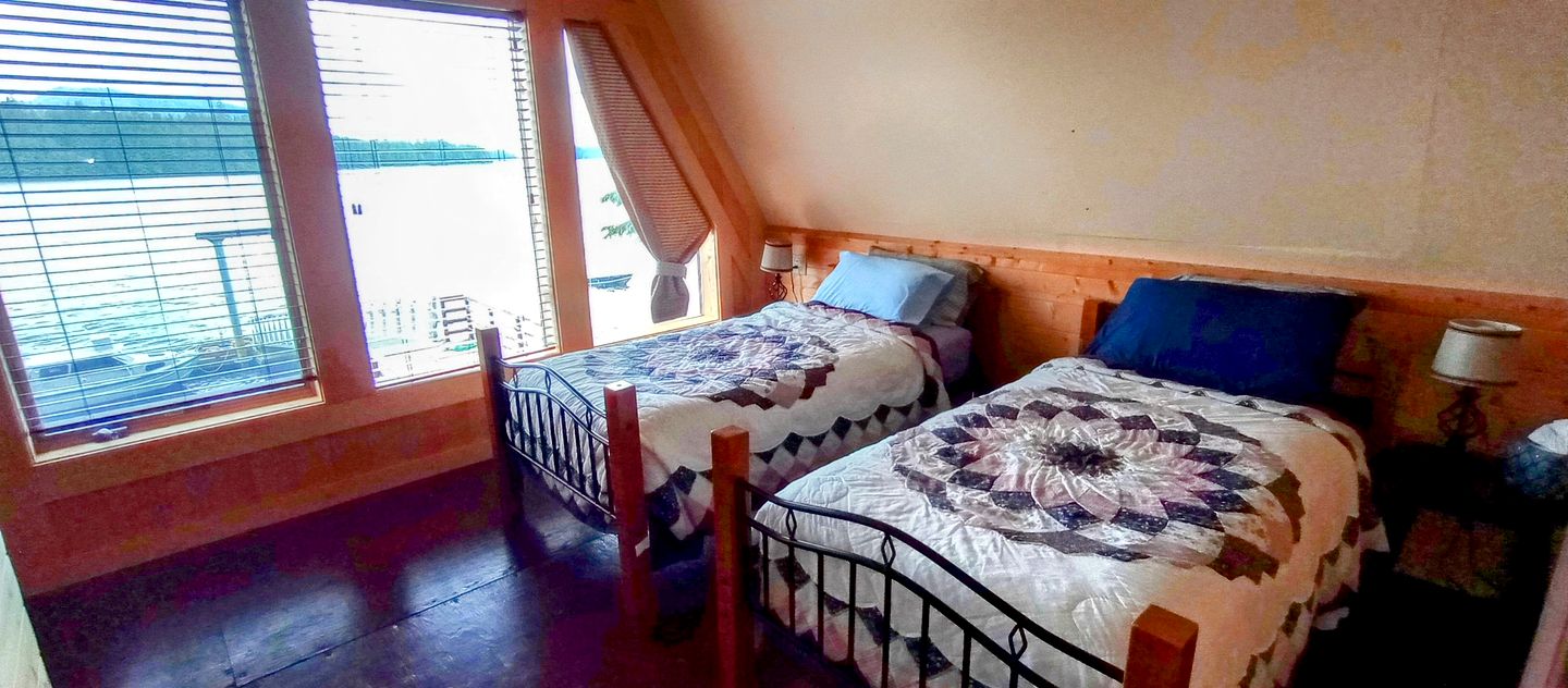 Remote Waterfront Cabin with Incredible Views for an Unforgettable Escape in Nature near Ketchikan, Alaska