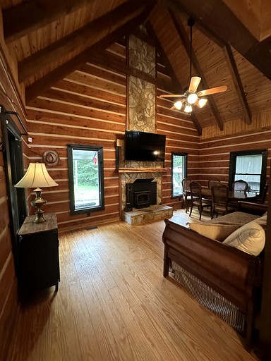 Cabins (United States of America, --, Virginia)