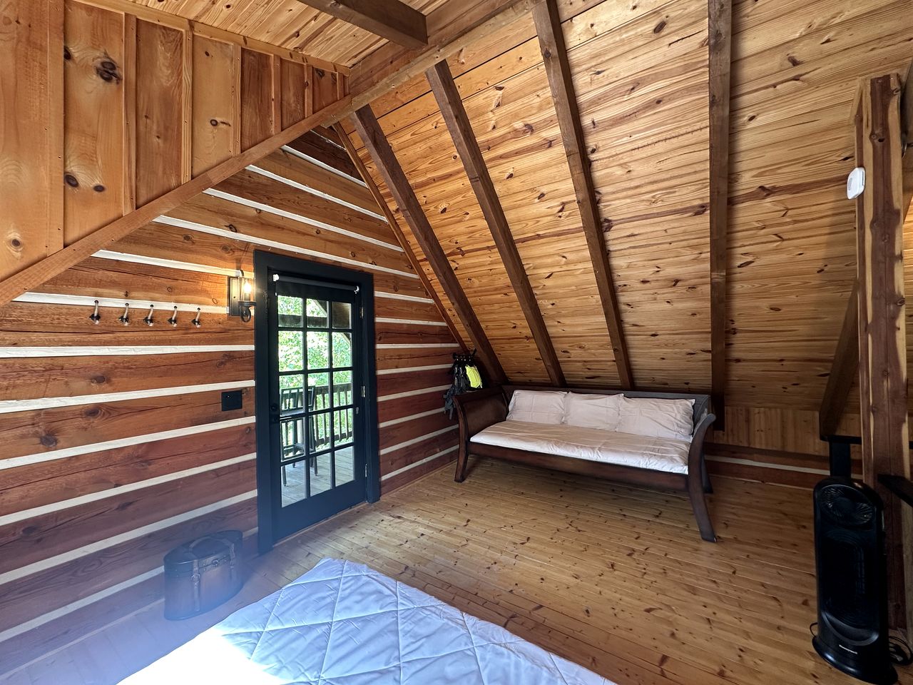 Secluded Woodland Cabin with Kayaks & Fire Pit near Rivers in Virginia