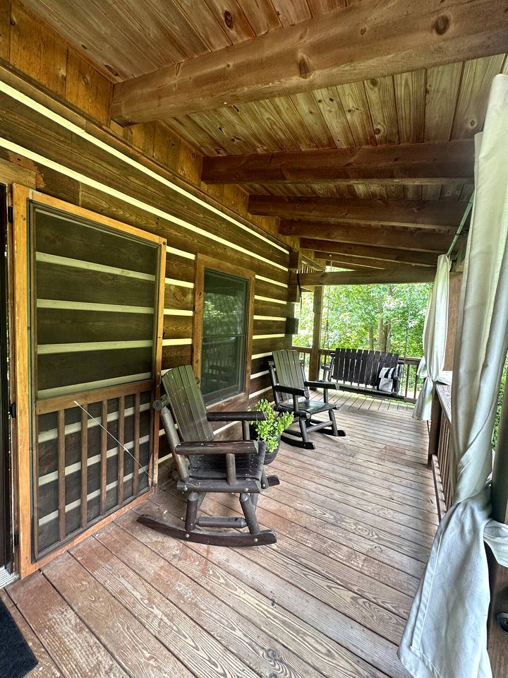 Secluded Woodland Cabin with Kayaks & Fire Pit near Rivers in Virginia