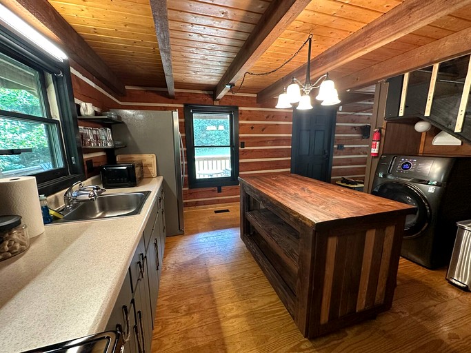 Cabins (United States of America, --, Virginia)