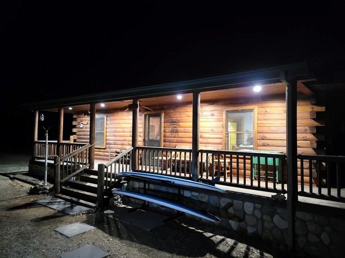Cabins (United States of America, Paso Robles, California)