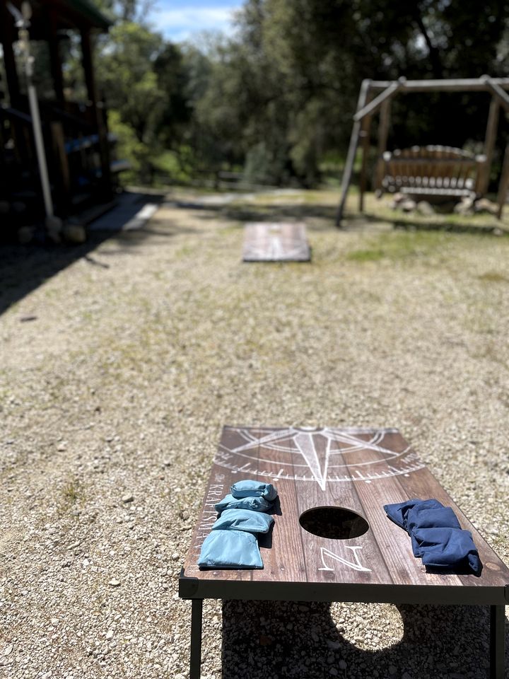 Scenic Lakefront Cabin with Private Hiking Trails near Wineries in Paso Robles, California