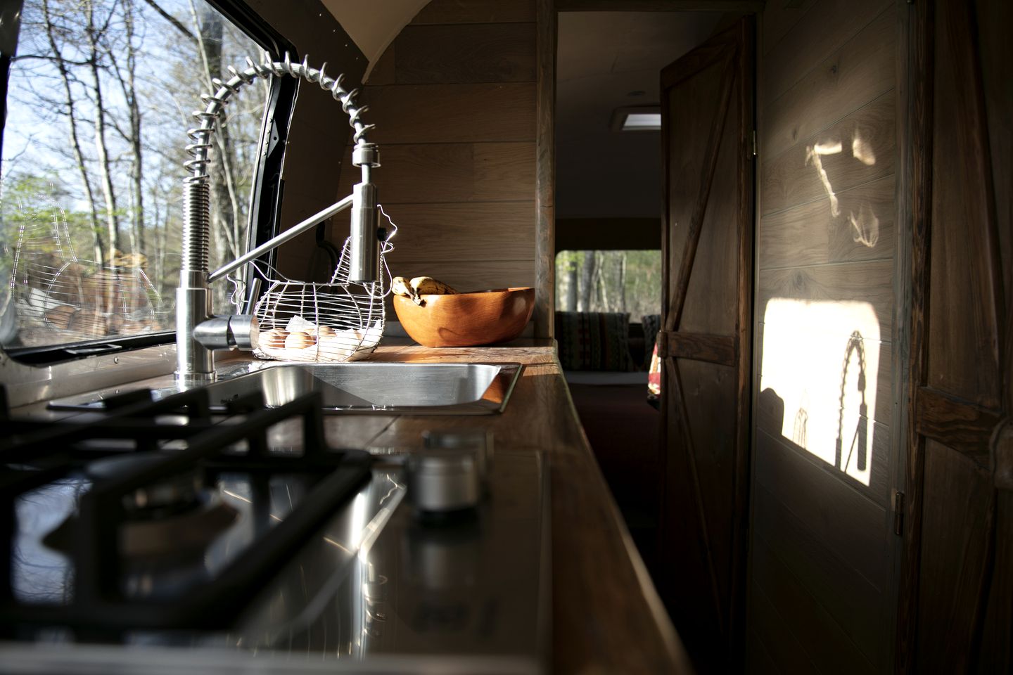 Cozy Renovated Airstream on a Stunning Equine Retreat for a Romantic Escape near Romorantin-Lanthenay, France