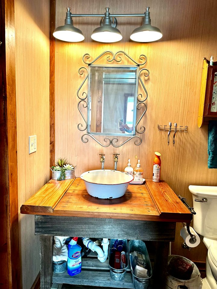 Charming Tiny House Haven near Llano River in Texas