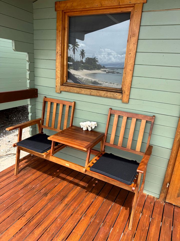 Charming Beachfront Cabin with Breathtaking Views for a Unique Romantic Escape near Nhulunbuy, Northern Territory