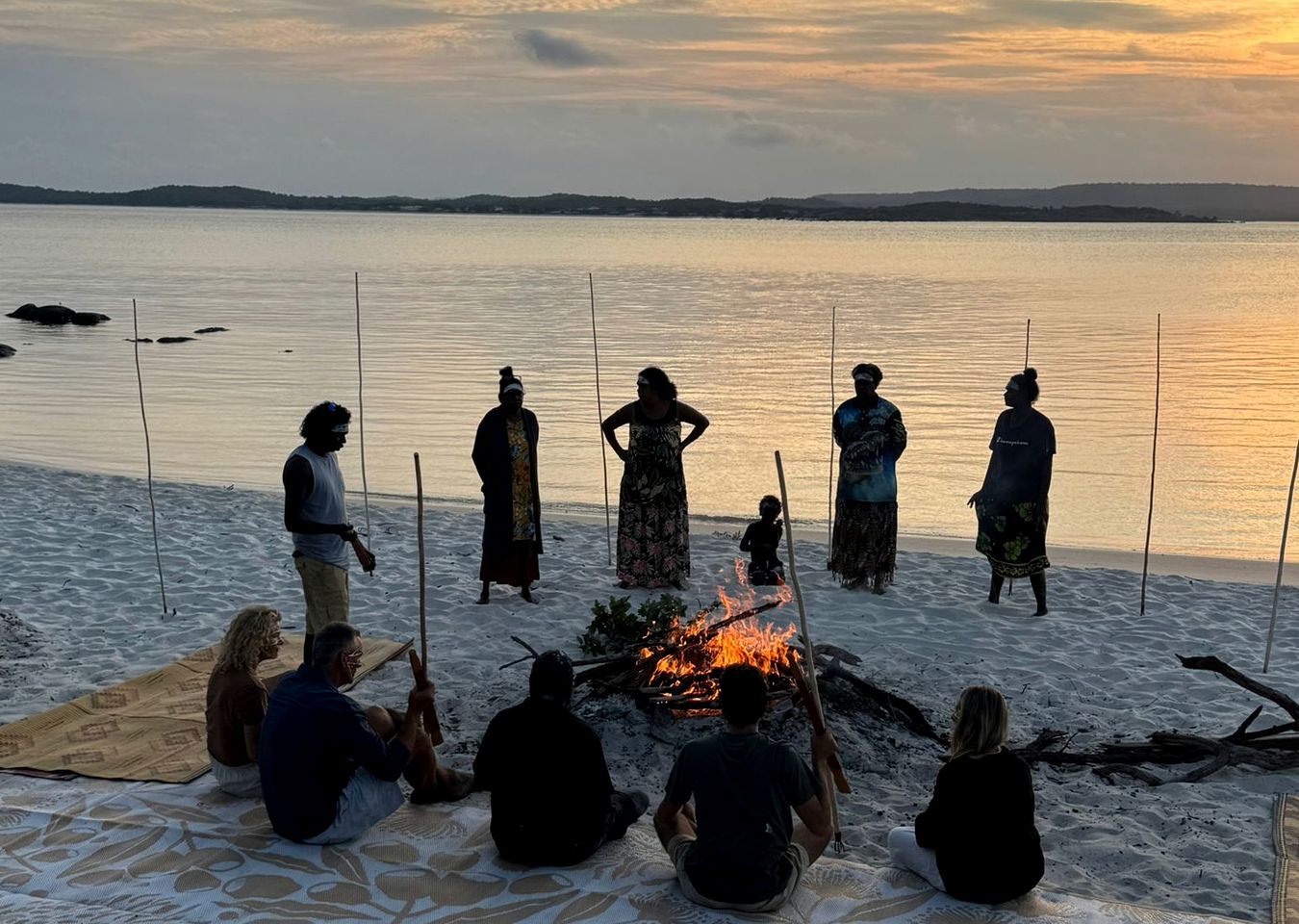 Charming Beachfront Cabin with Breathtaking Views for a Unique Romantic Escape near Nhulunbuy, Northern Territory