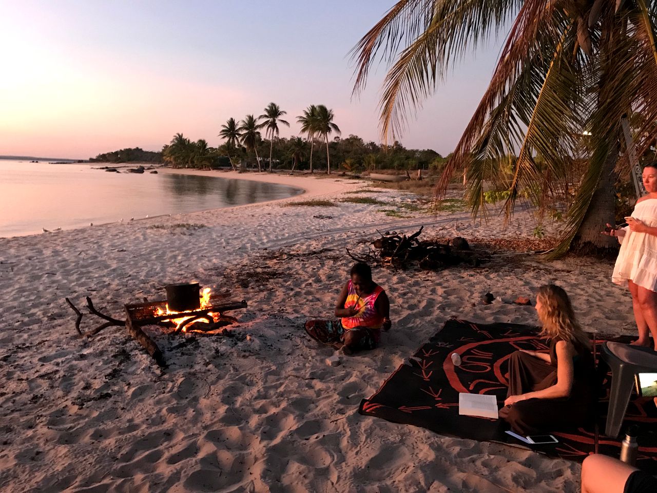 Charming Beachfront Cabin with Breathtaking Views for a Unique Romantic Escape near Nhulunbuy, Northern Territory