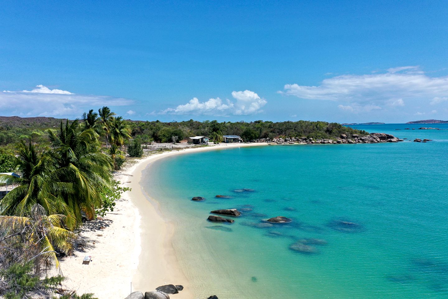 Cozy Beachfront Cabin Surrounded by Incredible Nature with Amazing Activities near Nhulunbuy, Northern Territory