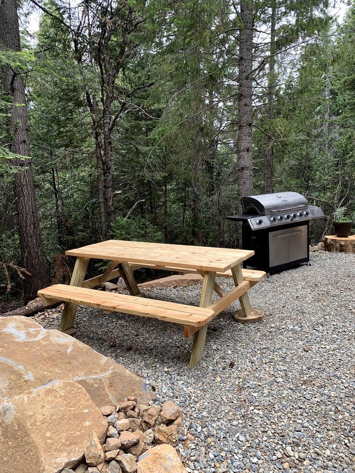 Cozy Yurt in the Woods for a Romantic Off-Grid Escape near Weed, California