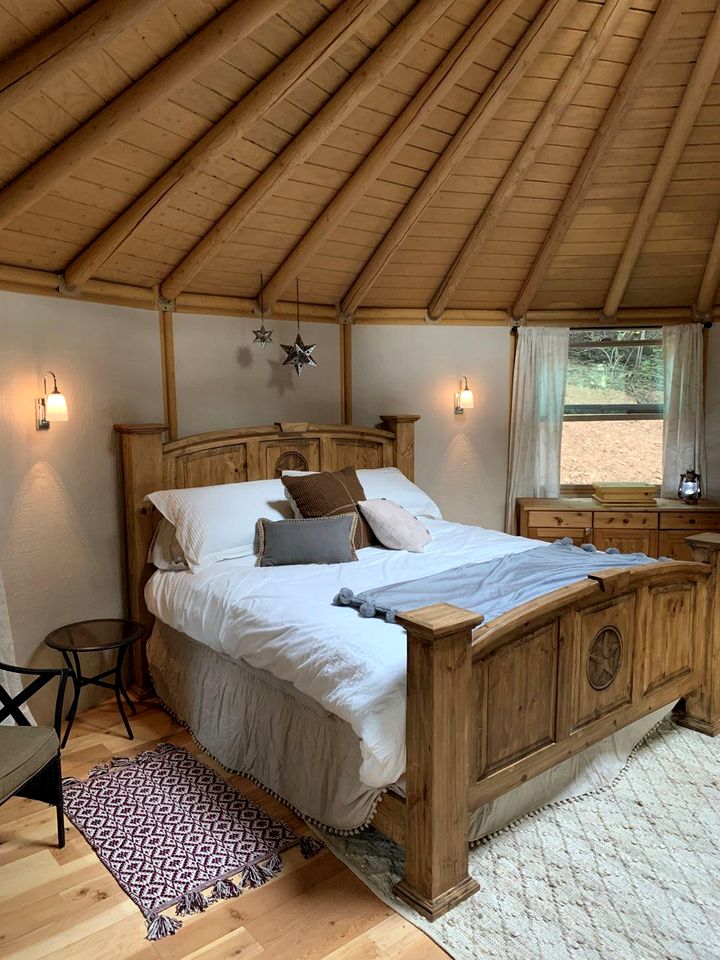 Cozy Yurt in the Woods for a Romantic Off-Grid Escape near Weed, California