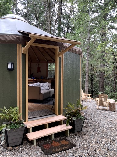 Cozy Yurt in the Woods for a Romantic Off-Grid Escape near Weed, California