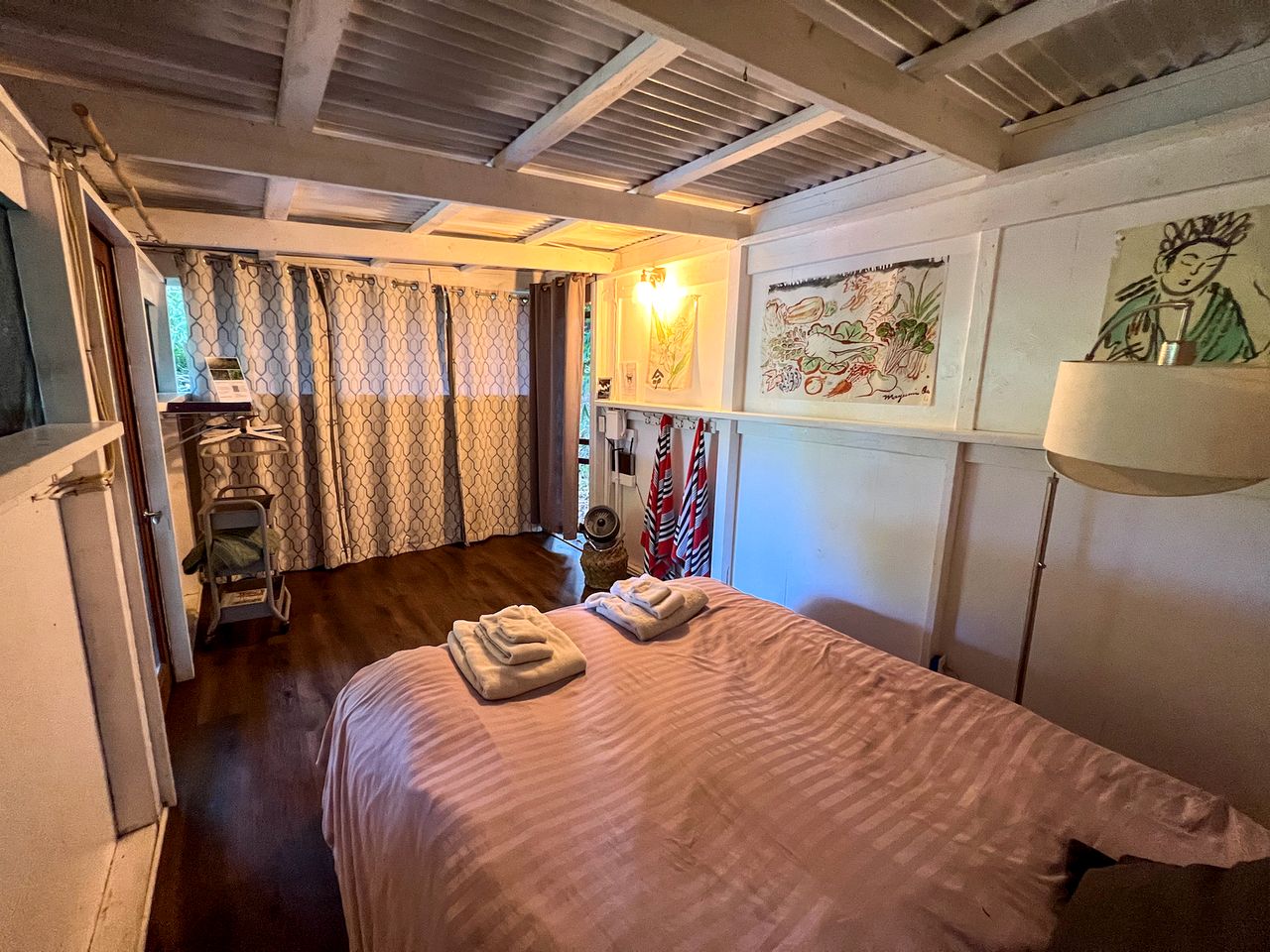 Unique Cabin for a Romantic Getaway Surrounded by Nature in Kealakekua, Hawaii