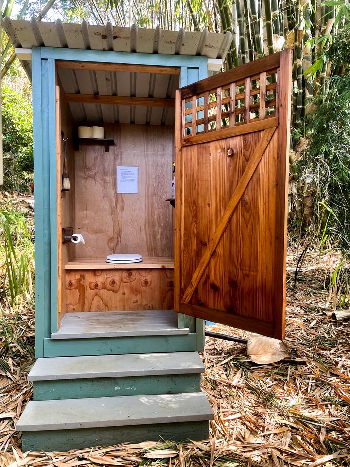 Unique Cabin for a Romantic Getaway Surrounded by Nature in Kealakekua, Hawaii