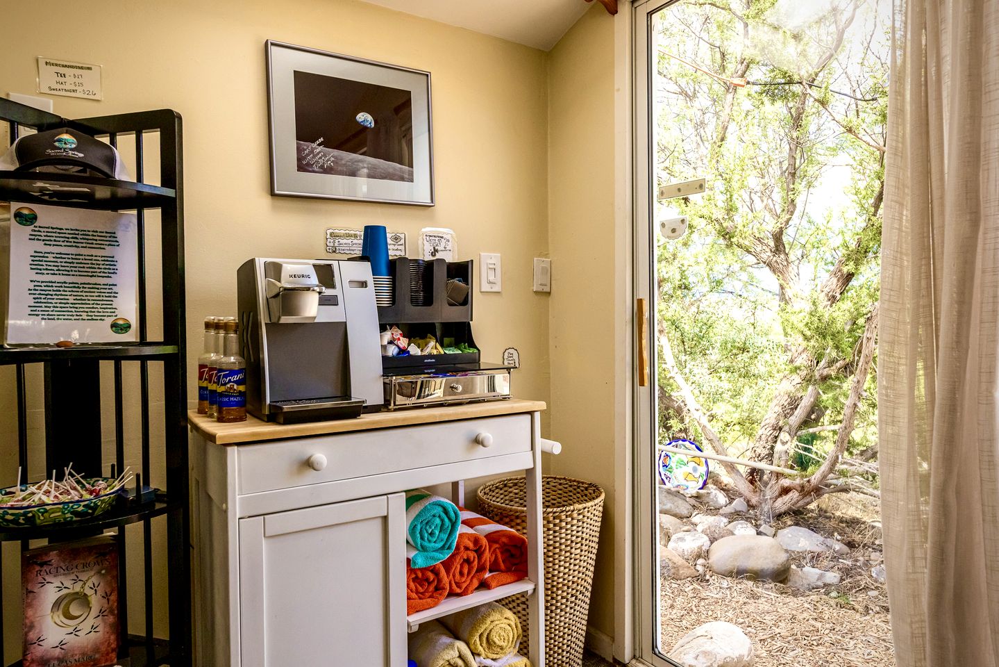 Amazing Unique Barrel Pod with Incredible Views for an Unforgettable Romantic Getaway near Lake Montezuma, Arizona