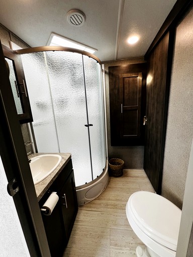 Caravans (United States of America, Questa, New Mexico)