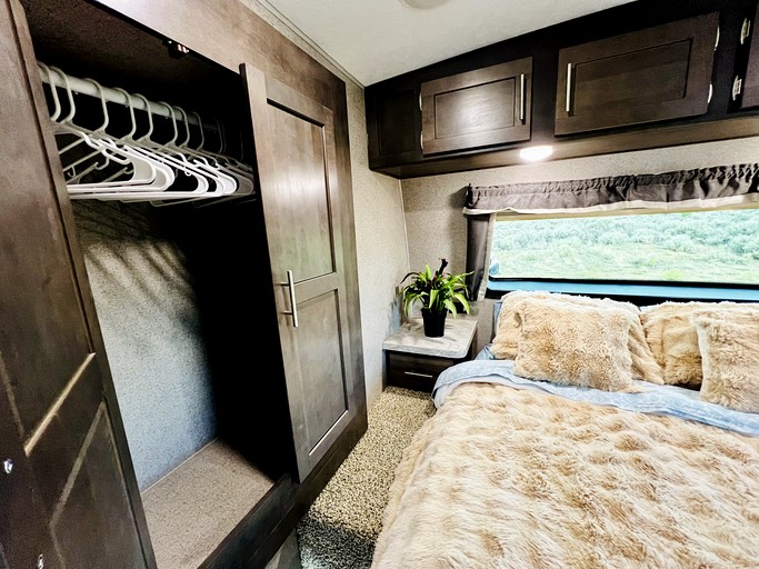 Caravans (United States of America, Questa, New Mexico)