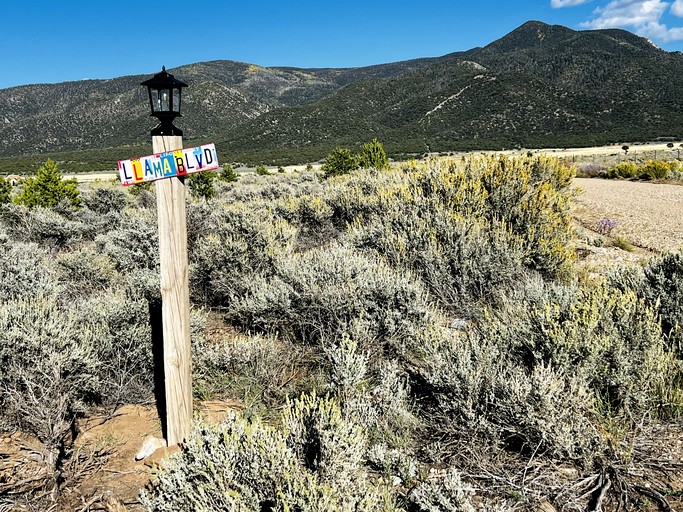 Caravans (United States of America, Questa, New Mexico)