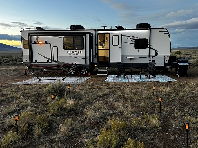 Caravans (United States of America, Questa, New Mexico)