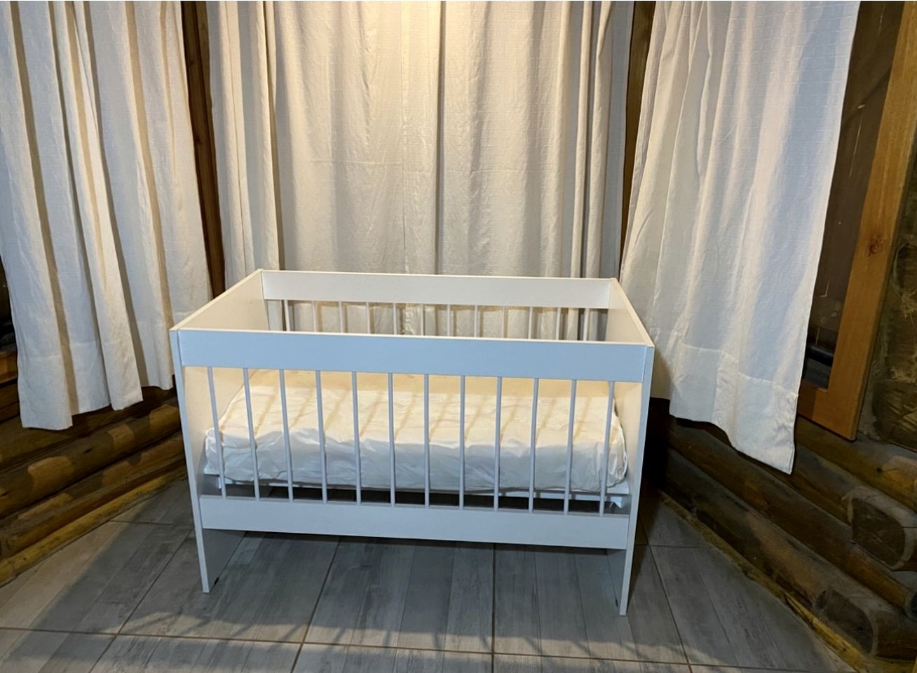 Gorgeous Log Cabin Surrounded by Nature for a Peaceful Escape in Mendoza, Argentina