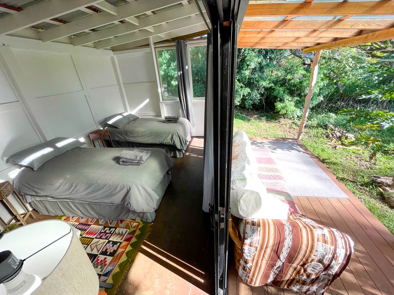 Cute Cabin for Two Surrounded by Nature for a Peaceful Getaway in Kealakekua, Hawaii