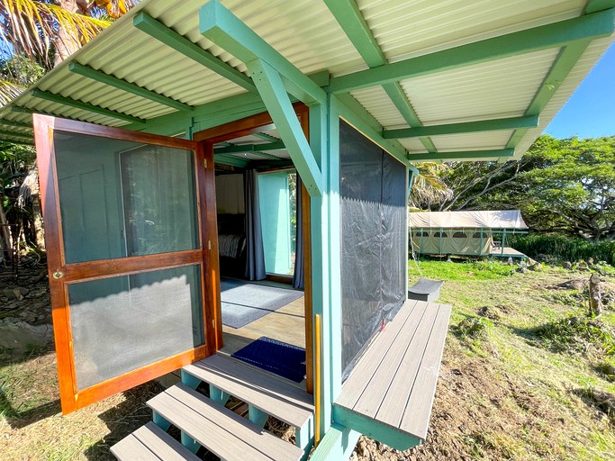 Cabins (United States of America, Kealakekua, Hawaii)