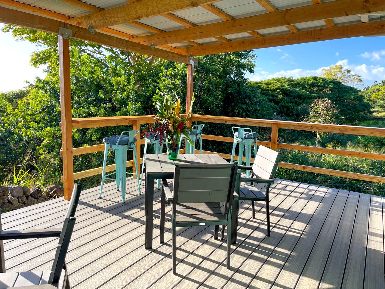 Cozy Cabin for One for a Tranquil Solo Glamping Getaway in Kealakekua, Hawaii