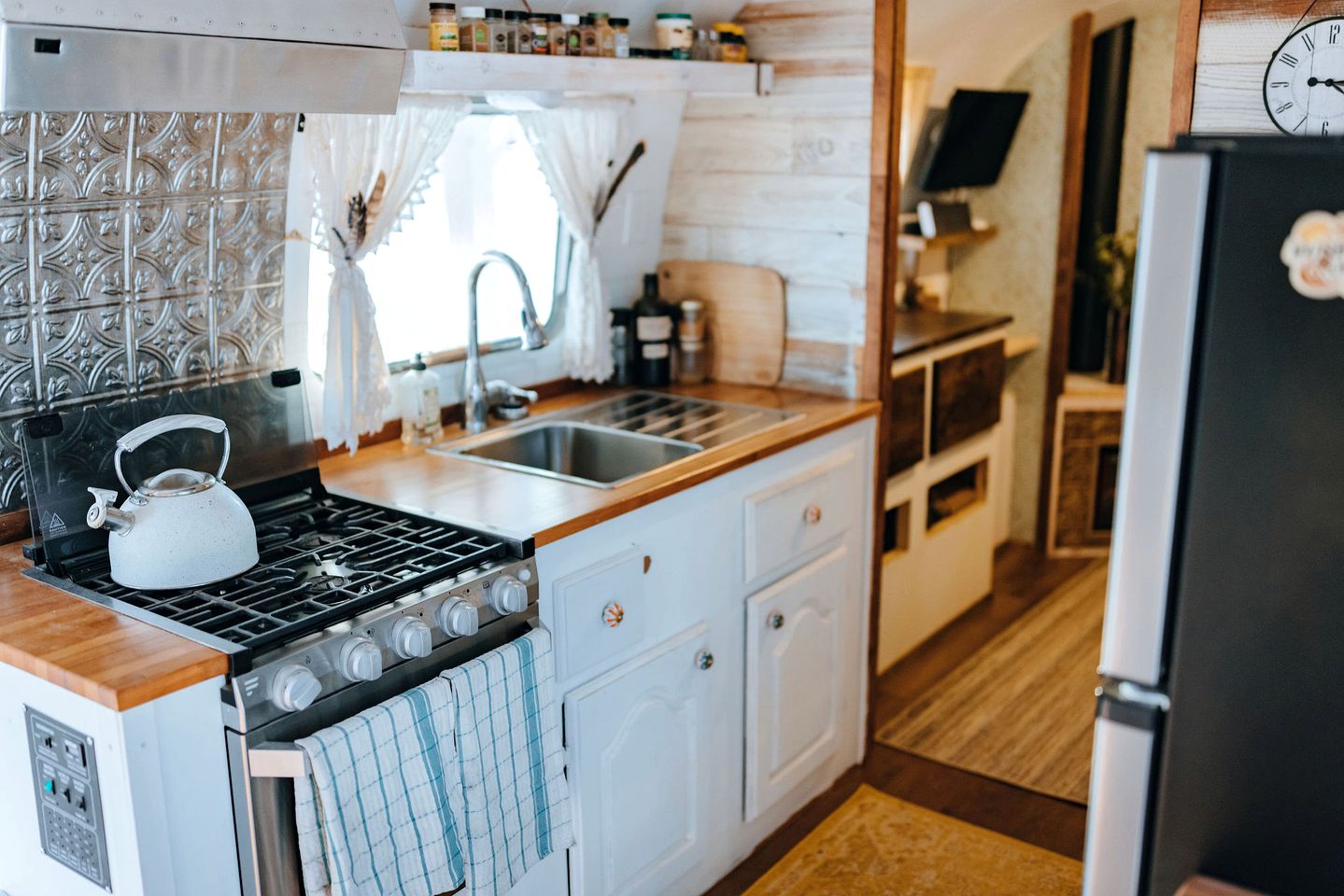 Beautiful Vintage Airstream on a Working Ranch for a Unique Getaway in Sandy Valley, Nevada