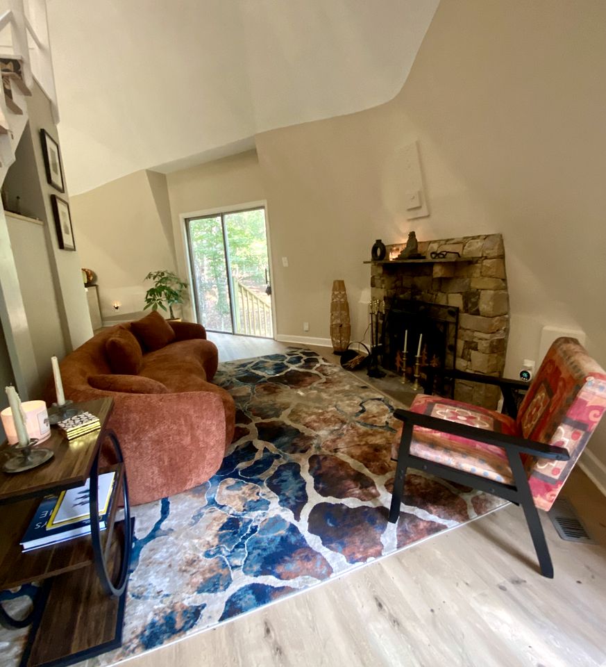 Unique Spacious Dome Nestled in the Forest for a Peaceful Glamping Retreat near Chapel Hill, North Carolina