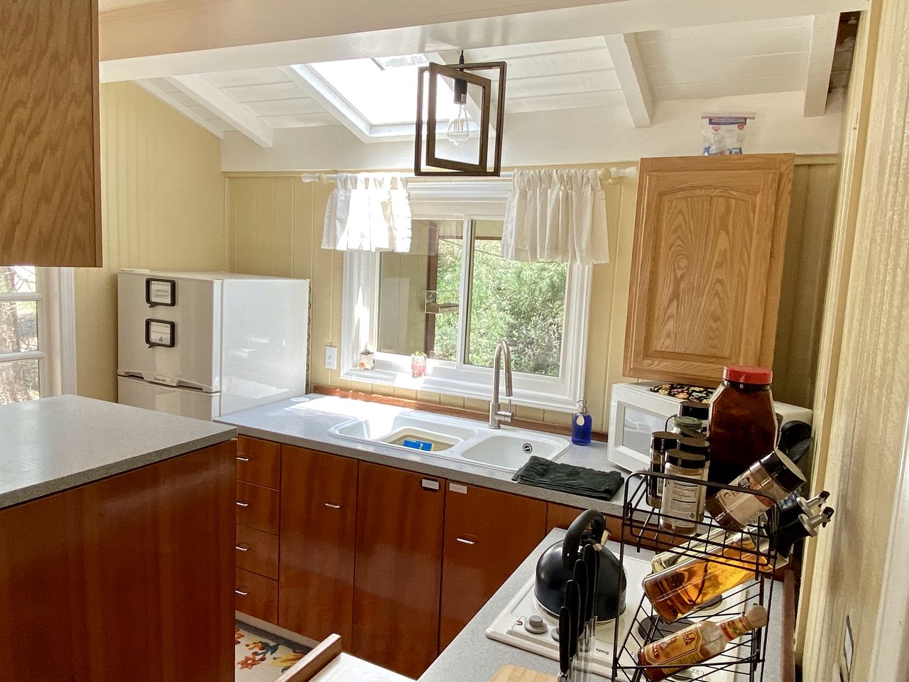 Cute Quiet Cottage in the San Bernardino Mountains for a Peaceful Family Retreat in Green Valley Lake, California