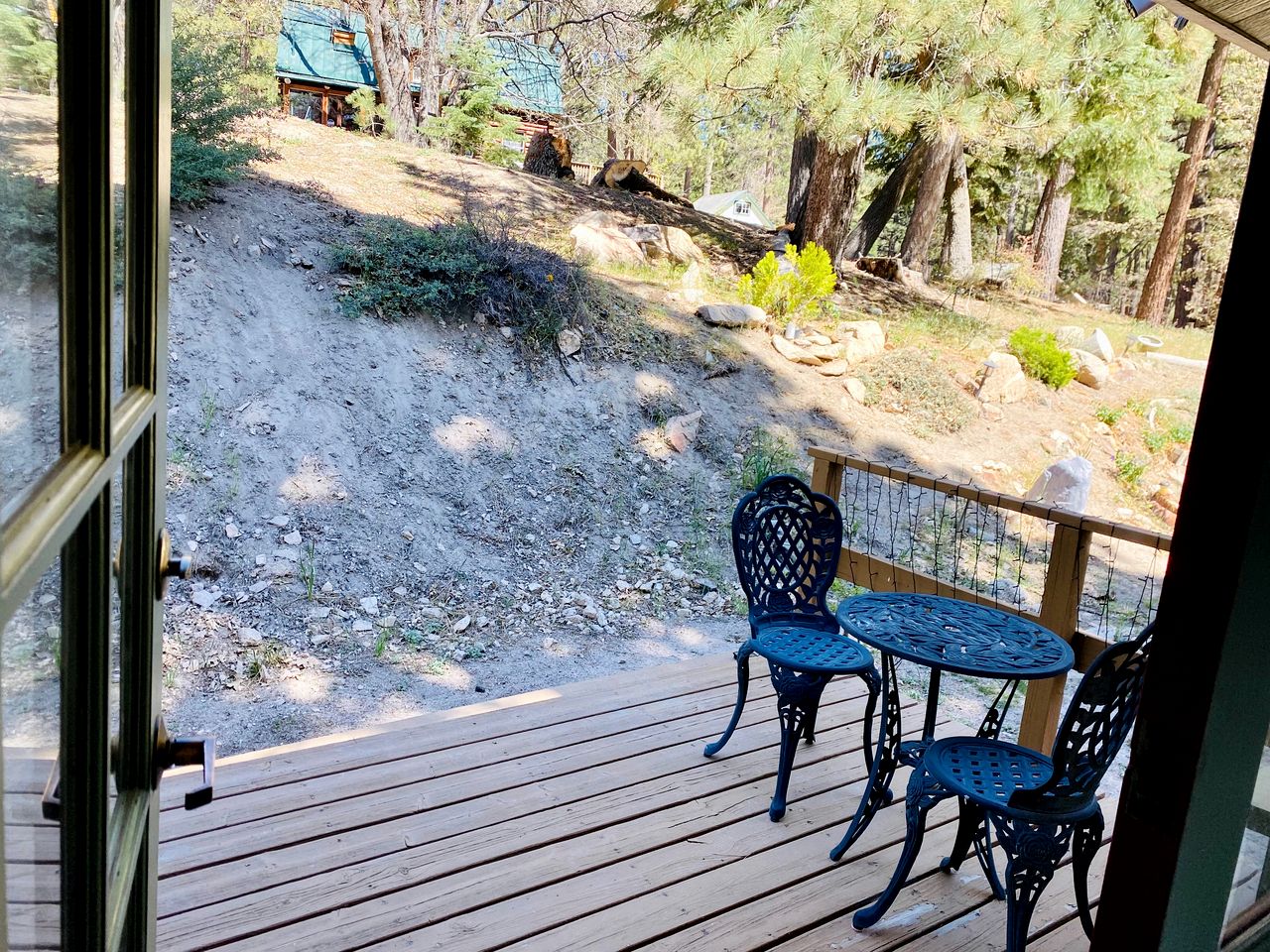 Cute Quiet Cottage in the San Bernardino Mountains for a Peaceful Family Retreat in Green Valley Lake, California